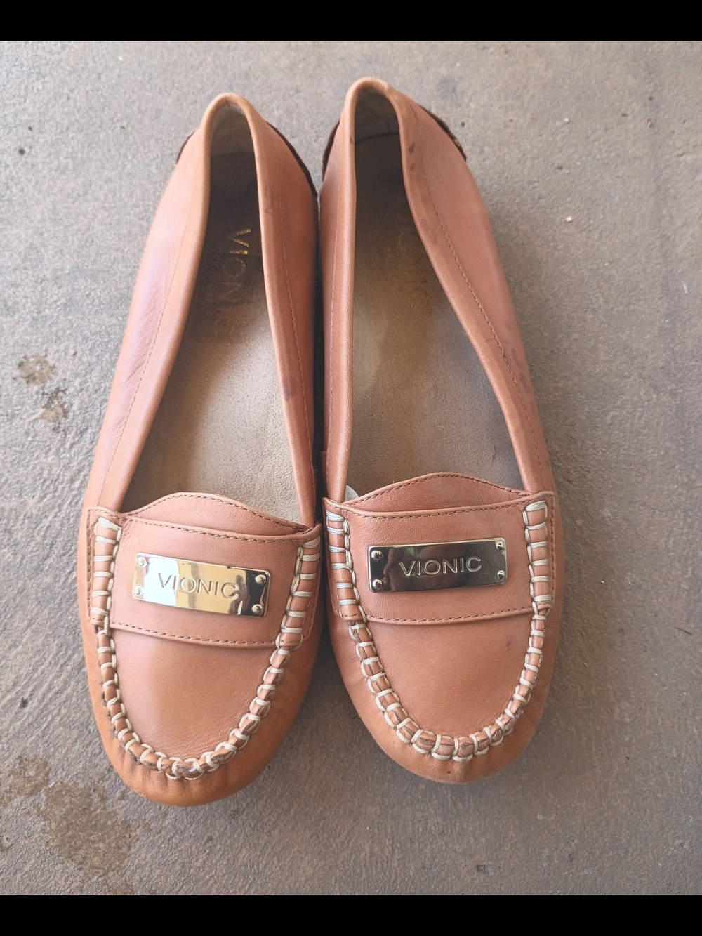 Vionic Women's Tan Leather Moccasin Flats
